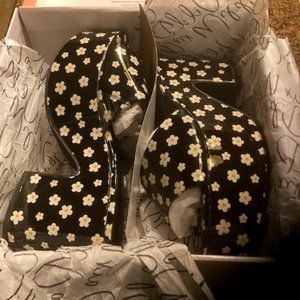 Wild Pair Melborne Black DSY Platform Sandals